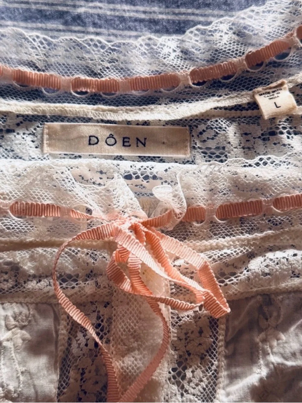 Doen Lace Short Sleeve - White - Picture 3 of 6